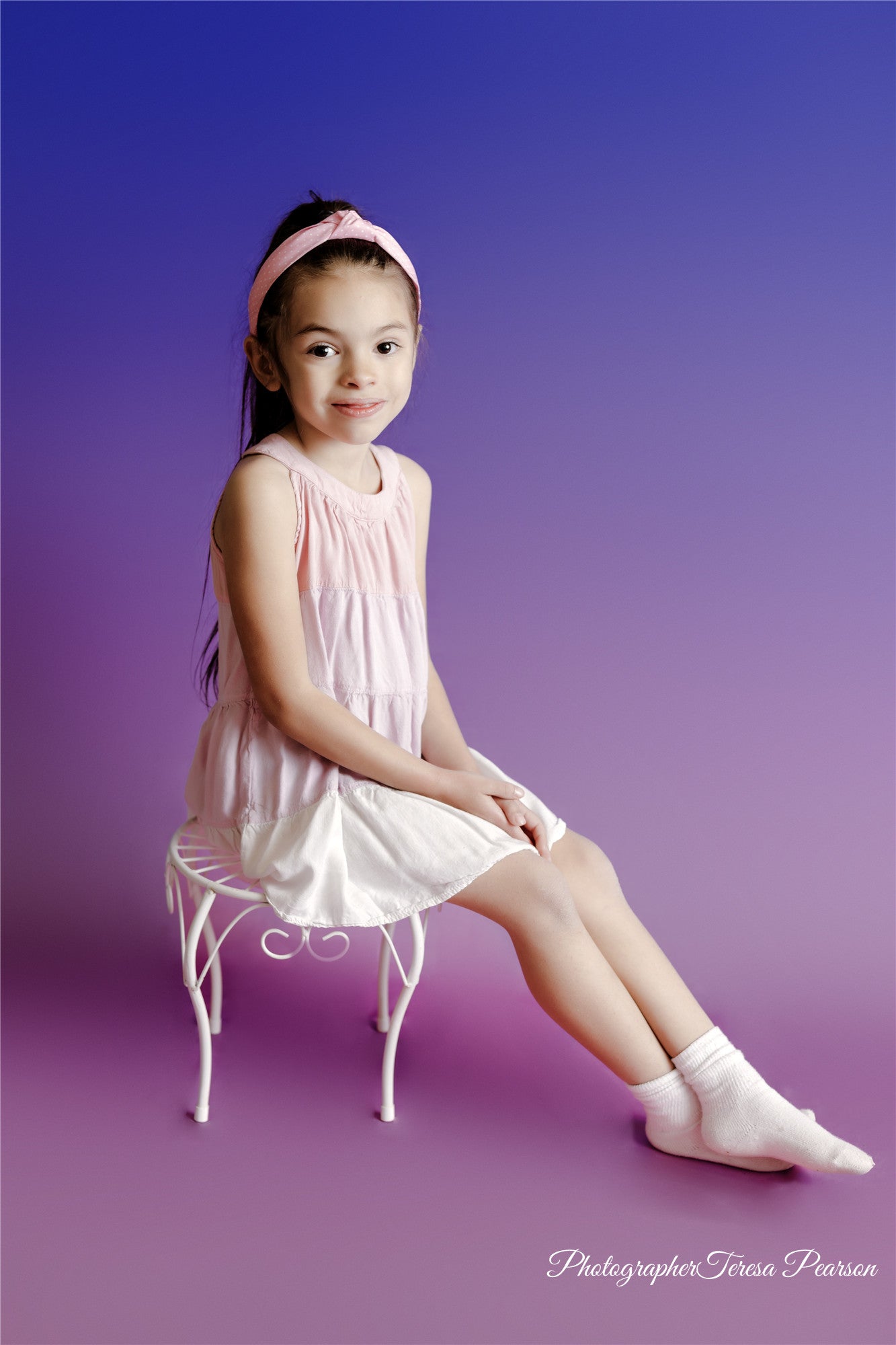 Avezano Bluish Violet Fades To Pink Gradient Backdrop For Portrait Photography-AVEZANO